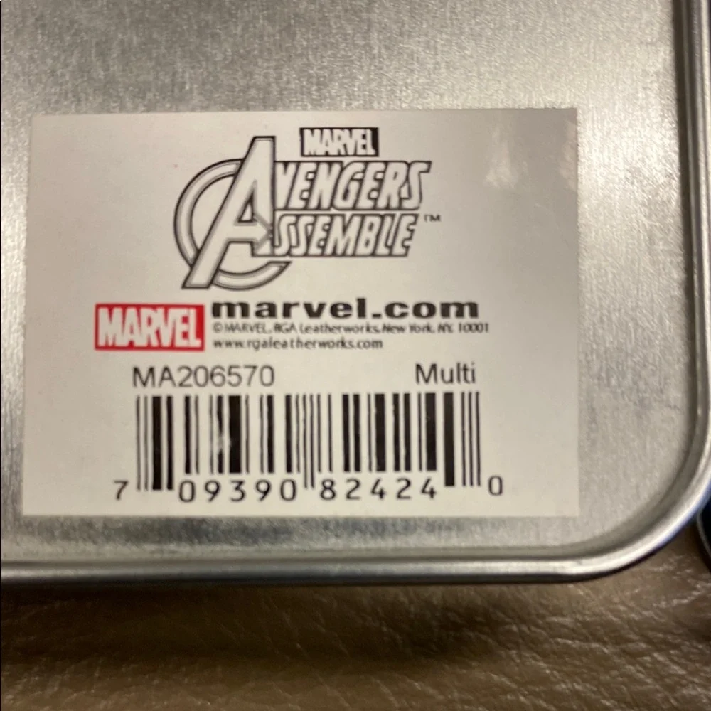 Marvel Avengers Assemble Tin and Slim Fold Wallet Set - 4 1/2” x 3 1/2”